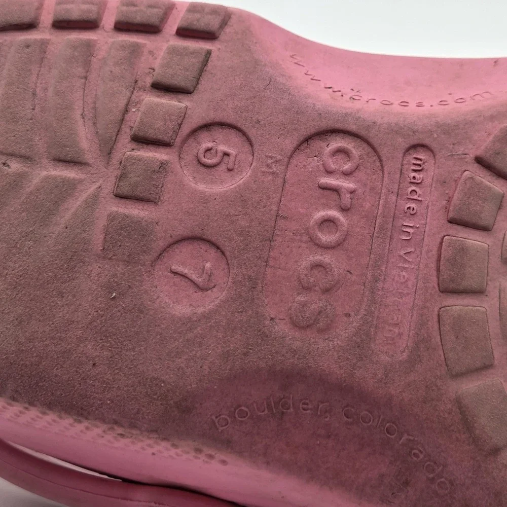Crocs Shoes Kids Size 7 Pink Classic Clog Slip On Sandals Casual Rubber